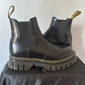 Dr. Martens 2976 Smooth Leather Platform Chelsea Boots - Size 8